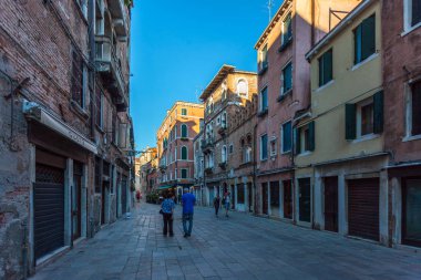 Venedik, İtalya - 15.08.2018: Renkli cephelerin güzel manzarası