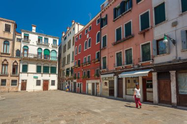 Venedik, İtalya - 17.08.2018: Renkli cephelerin güzel manzarası