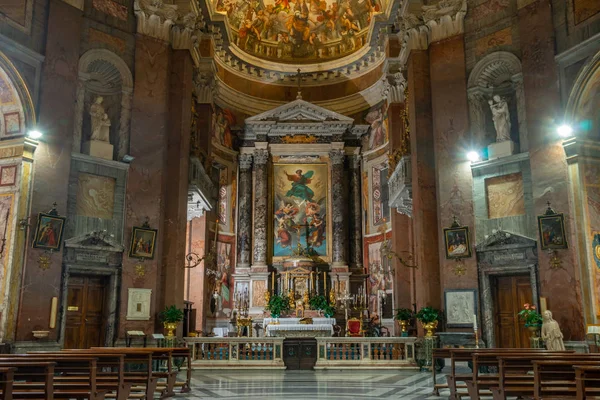 Rome, Italië - 27.10.2019: Interieur van Fresco 's Basiliek San Giac — Stockfoto