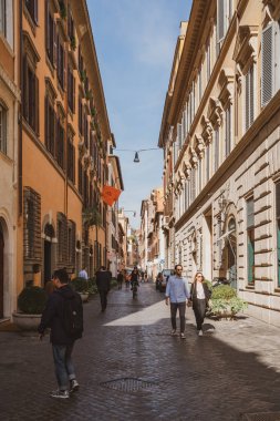 Roma, İtalya - 28.10.2019: Roma sokakları, halk faaliyetleri.