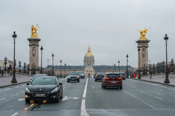 París, Francia - 20.01.2019: Puente histórico (Pont Alexandre III ) — Foto de Stock