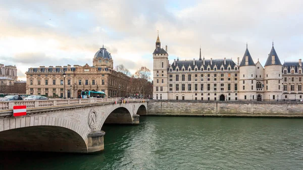 Paris, França - 17.01.2019: Museu de Arte Moderna de Paris. Vista — Fotografia de Stock