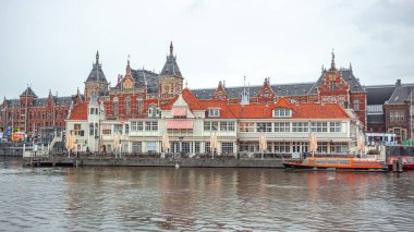 Amsterdam, Hollanda - 15.10.2019: Amsterdam Merkez Treni