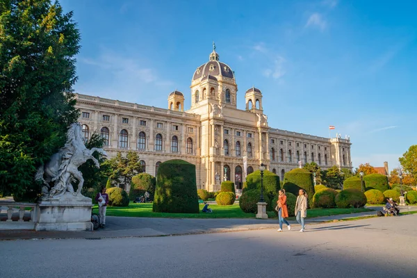 Viena, Austria - 25.10.2019: El Museo de Historia Natural o Natu — Foto de Stock