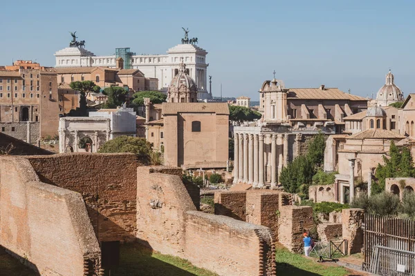 Ruinas antiguas del foro romano en Roma, Italia — Foto de Stock