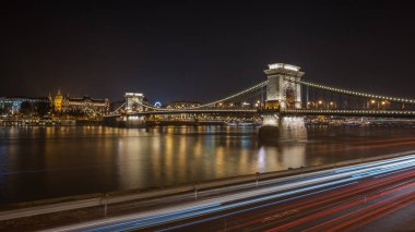 Tuna Nehri 'ndeki Szechenyi Zincir Köprüsü. Budapeşte, Macaristan.
