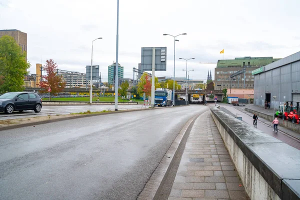 Eindhoven, Nederländerna - 11.10.2019: Modern byggnad i Eindhoven. — Stockfoto