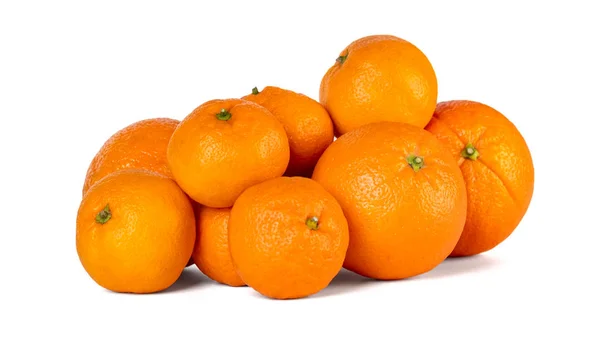 Laranja e tangerina ou frutos isolados sobre fundo branco . — Fotografia de Stock