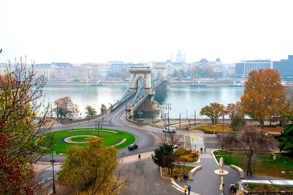 Чудовий вид на міст через річку Дунай у Будапешті. — стокове фото