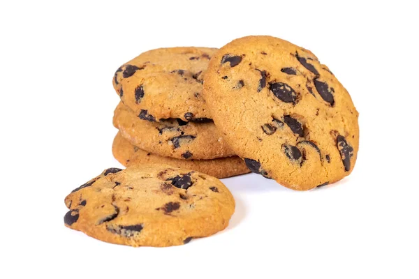 Choklad chip cookies isolerade på vit bakgrund. Sötsaker. — Stockfoto