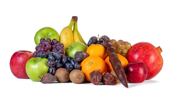 Sortimento ou frutas tropicais isoladas sobre fundo branco — Fotografia de Stock