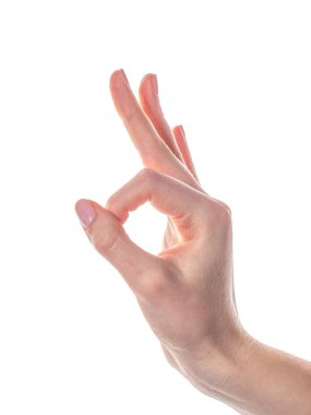 Kadın teslim tamam işareti beyaz arka planda izole