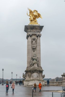 Paris, Fransa - 20.01.2019: Tarihi köprü Pont Alexandre II