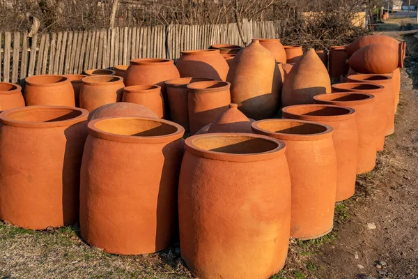 Georgian traditional jugs kvevri for wine, outdoor — Stock Photo, Image