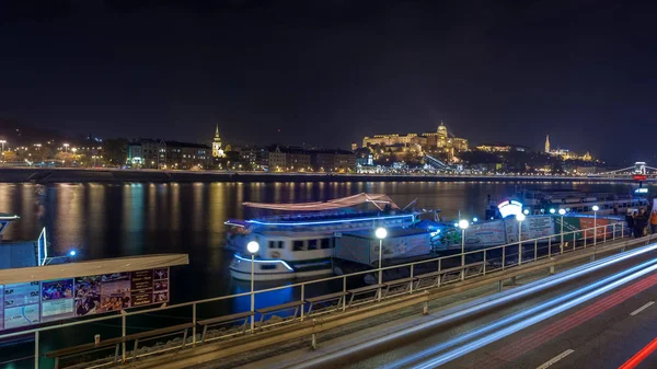 Budapest, 2018. november 11. - A Duna éjszakai panorámája. — Stock Fotó