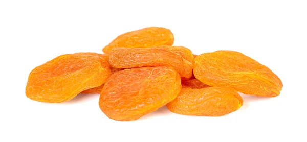 Torkade aprikoser isolerade på vit bakgrund. Hälsosam mat. — Stockfoto