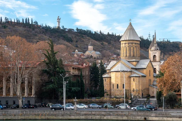 La Catedral de la Dormición de Sioni es una catedral ortodoxa georgiana en Tiflis, Georgia. . — Foto de Stock