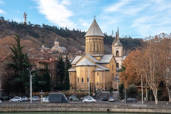 La Catedral de la Dormición de Sioni es una catedral ortodoxa georgiana en Tiflis. — Foto de Stock