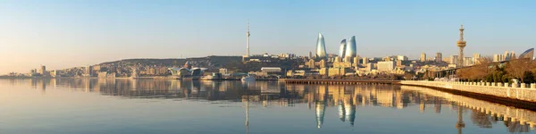 Panoramic cityscape view of Baku in the morning — Stock Photo, Image