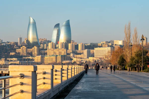 Baku, Azerbejdżan 27 stycznia 2020 r. - panoramiczny widok na miasto Baku — Zdjęcie stockowe