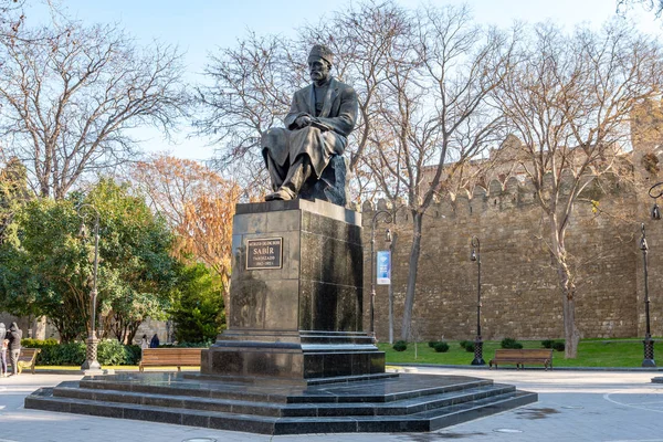 Baku, Azerbaijan 27 January 2020 - Monument to Mirza Alekper Sabir — Stockfoto