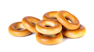 Küçük kuru simit, beyaz arka planda küçük rulo.
