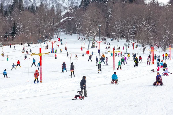 Bakuriani, Georgia February 15, 2020 - Light skiing track in Bakuriani — Φωτογραφία Αρχείου