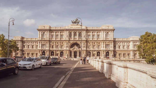 Rooma, Italia 28. lokakuuta 2019 - Oikeuspalatsi, Corte Suprema di Cassazione — kuvapankkivalokuva