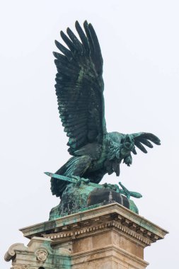 Budapeşte Macaristan 'daki Buda Sarayı' nda kartal heykeli. Seyahat