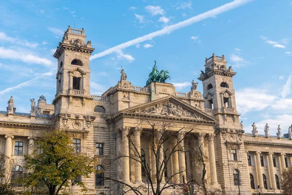 Fassade Des Historischen Luxusgebäudes Des Ethnographischen Museums Budapest Ungarn — Stockfoto