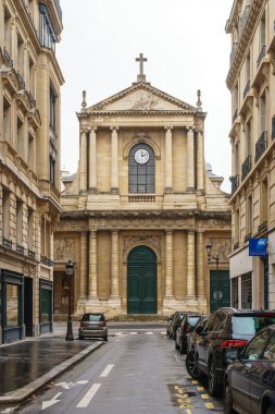 Paris, Fransa - 20 Ocak 2019 Paris 'teki küçük Katolik kilisesi. Din.