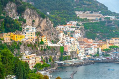Akdeniz kıyısındaki Amalfi şehri İtalya 'da seyahat ediyor.