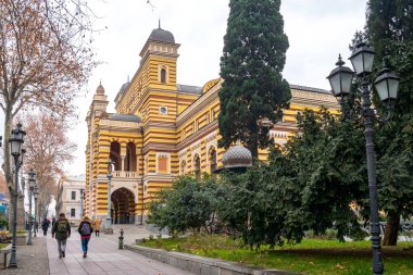 Tiflis, Gürcistan - 20 Ocak 2020: Gürcistan Ulusal Opera ve Bale Tiyatrosu 1851 yılında Tiflis, Gürcistan 'da inşa edildi..