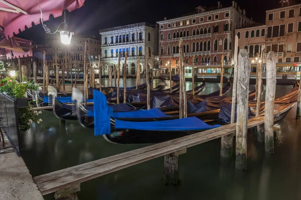 Гранд Канал Гондолами Ночью Венице Италия Одна Главных Туристических Достопримечательностей — стоковое фото