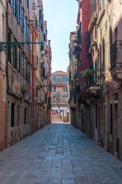 İtalya, Venedik 'te tarihi mimari ve dar sokaklar