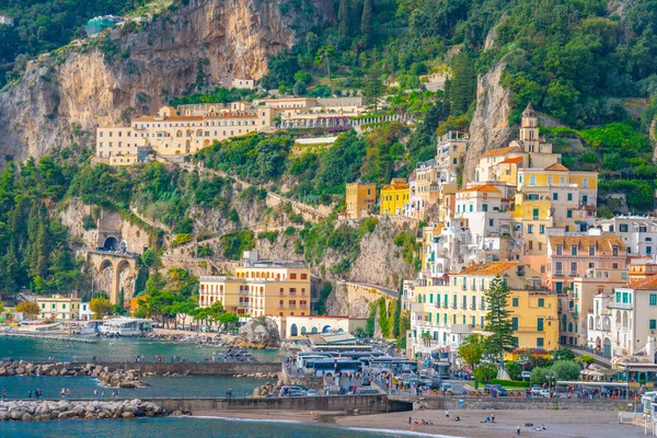 Akdeniz Kıyısındaki Amalfi Şehri Talya Seyahat Ediyor — Stok fotoğraf