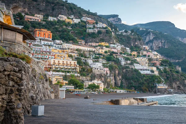 Hermosas Casas Colores Una Montaña Positano Una Ciudad Costa Amalfi — Foto de Stock