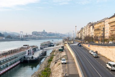 Budapeşte, Macaristan - 12 Kasım 2018: Budapeşte ve Tuna Nehri manzarası, Seyahat
