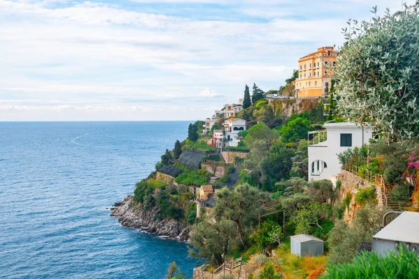 Akdeniz Kıyısındaki Amalfi Şehri Talya Seyahat Ediyor — Stok fotoğraf