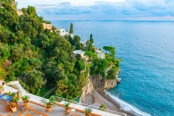 Talya Nın Ünlü Amalfi Kıyısındaki Positano Kasabasıyla Güzel Bir Manzara — Stok fotoğraf