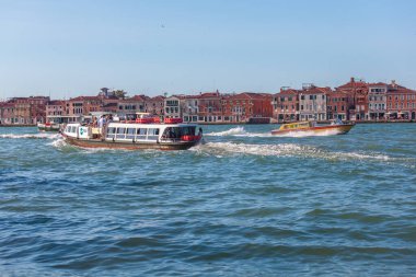 Venedik, İtalya - 16 Ağustos 2018: Ünlü eski kasaba ve Venedik Kanalı
