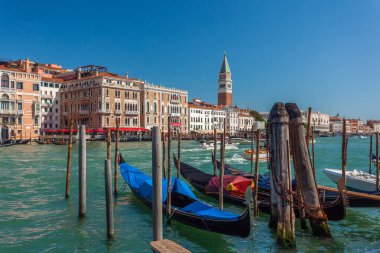 Venedik, İtalya - 16 Ağustos 2018: Venedik 'teki Büyük Kanal' dan Doge Sarayı ve San Marko Meydanı