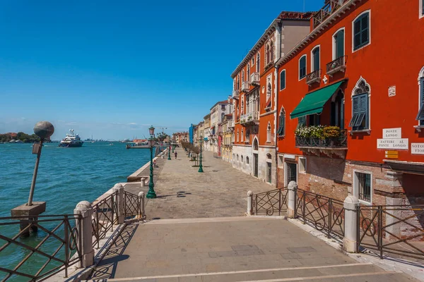 Venetië Italië Augustus 2018 Prachtig Uitzicht Venetië Traditionele Kleurrijke Huizen — Stockfoto