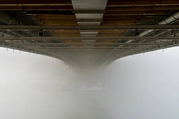 Sotto Ponte Elisabetta Che Collega Buda Pest Attraverso Fiume Danubio — Foto Stock