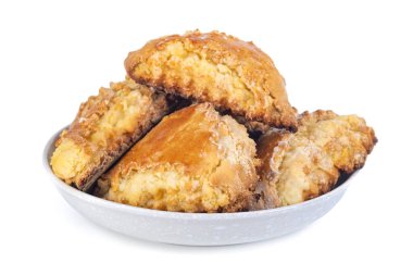 Gürcistan geleneksel tatlı qada, beyaz arka planda izole edilmiş şeker serpiştirilmiş kada