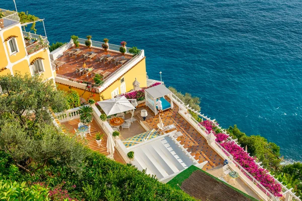 Positano Sahilinin Güzel Manzarası Amalfi Sahili Akdeniz Talya Seyahat — Stok fotoğraf