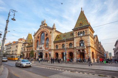 Budapeşte, Macaristan - 10 Kasım 2018: Büyük Pazar Salonu Budapeşte, pazar manzarası