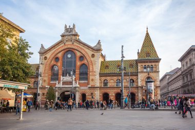 Budapeşte, Macaristan - 10 Kasım 2018: Büyük Pazar Salonu Budapeşte, pazar manzarası
