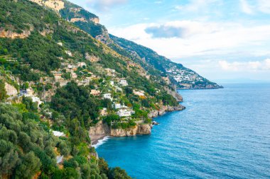 Positano sahilinin güzel manzarası, Amalfi Sahili, Akdeniz, İtalya 'ya seyahat