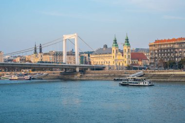 Budapeşte, Macaristan - 12 Kasım 2018: Budapeşte ve Tuna Nehri manzarası, Seyahat